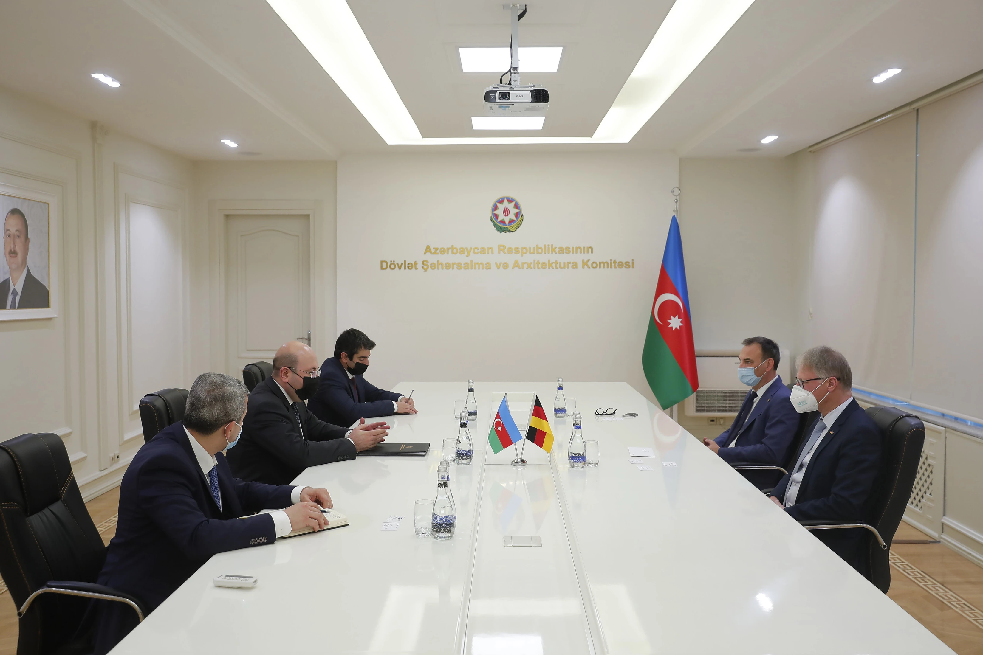 Председатель Государственного комитета по градостроительству и архитектуре принял посла Федеративной Республики Германии в Азербайджане
