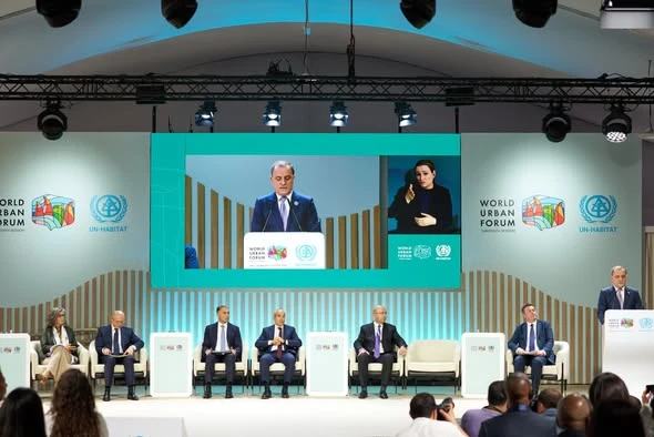 Azərbaycan WUF13 çərçivəsində dayanıqlı bərpa və regional bağlantının yeni modelini təqdim edib