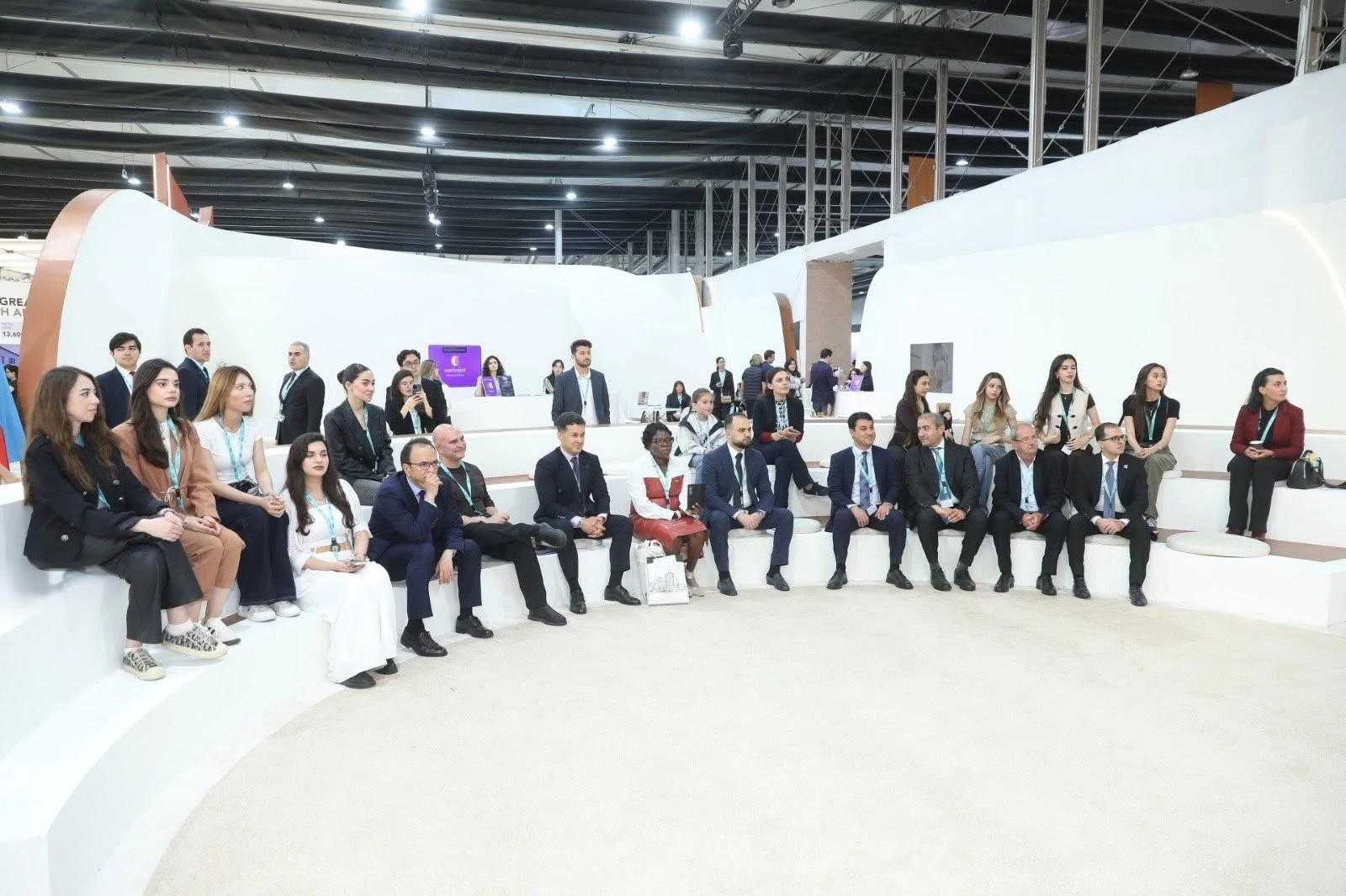 WUF13 Azərbaycan Pavilyonunda Gəncə şəhərinə həsr edilən “WUF13| World Urban Forum: Ganja” adlı sənədli film nümayiş olunub