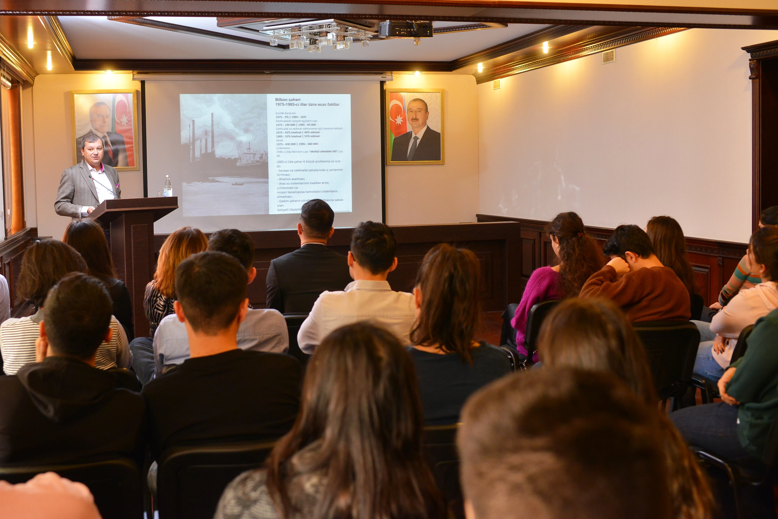 Famous architect Anton Khmelnitsky organized a meeting with students at the State Committee for Urban Planning and Architecture