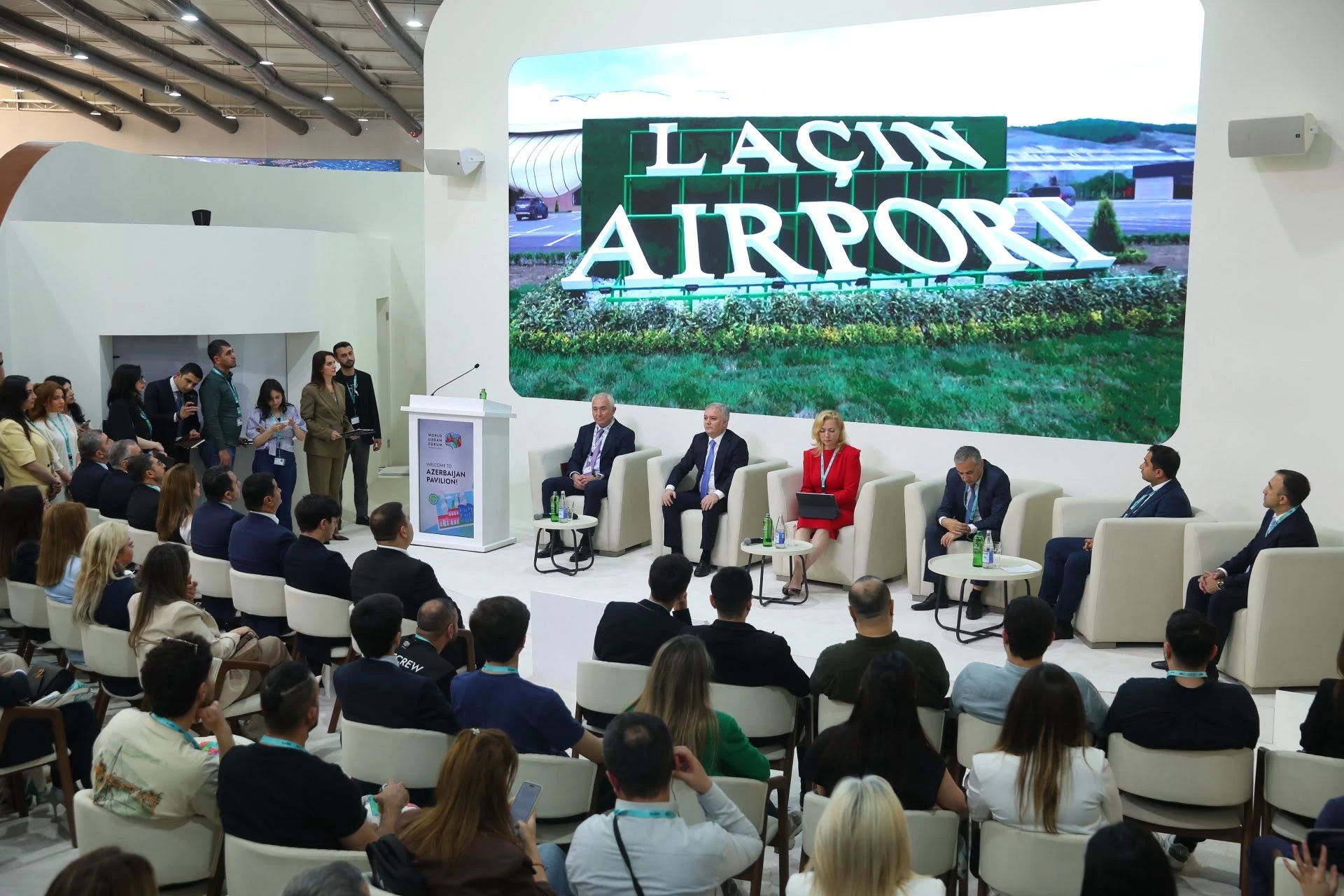 WUF13 Azərbaycan Pavilyonunda “Münaqişə dövründə urbisiddən post-münaqişə yenidənqurmasına aparan yol” mövzusunda tədbir keçirilib